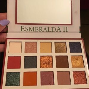 Eye shadow palette